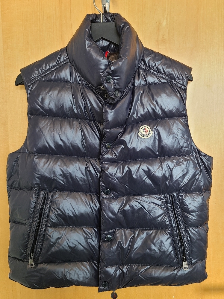 AUTHENTIC Moncler Puffer Vest men's 2